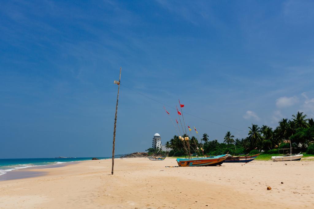Blue Parrot Beach Villa アンバランゴダ エクステリア 写真