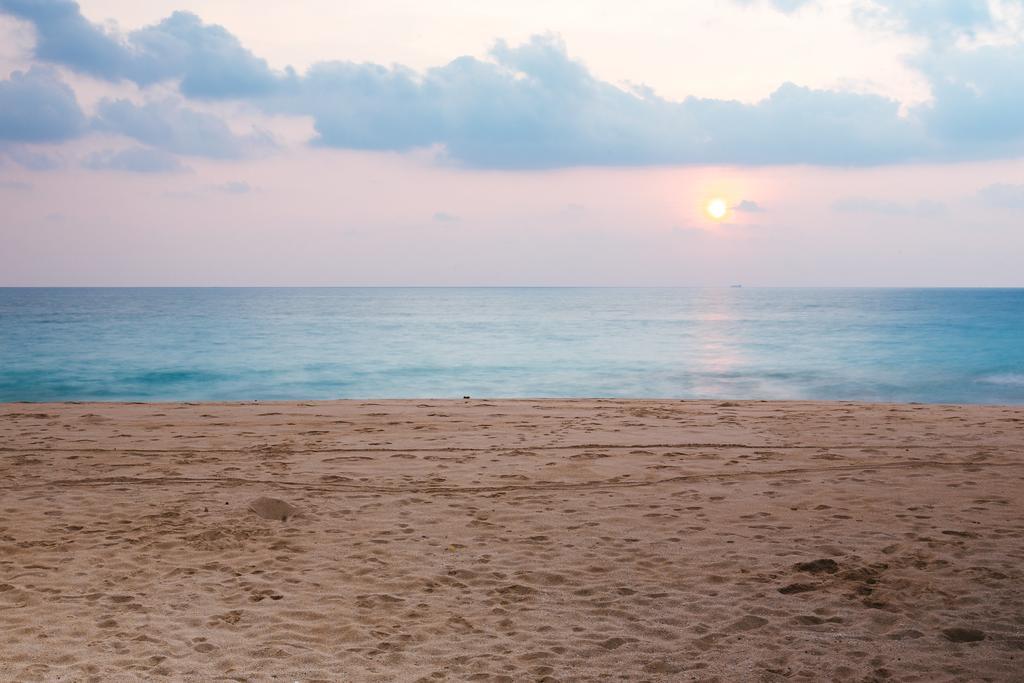 Blue Parrot Beach Villa アンバランゴダ エクステリア 写真