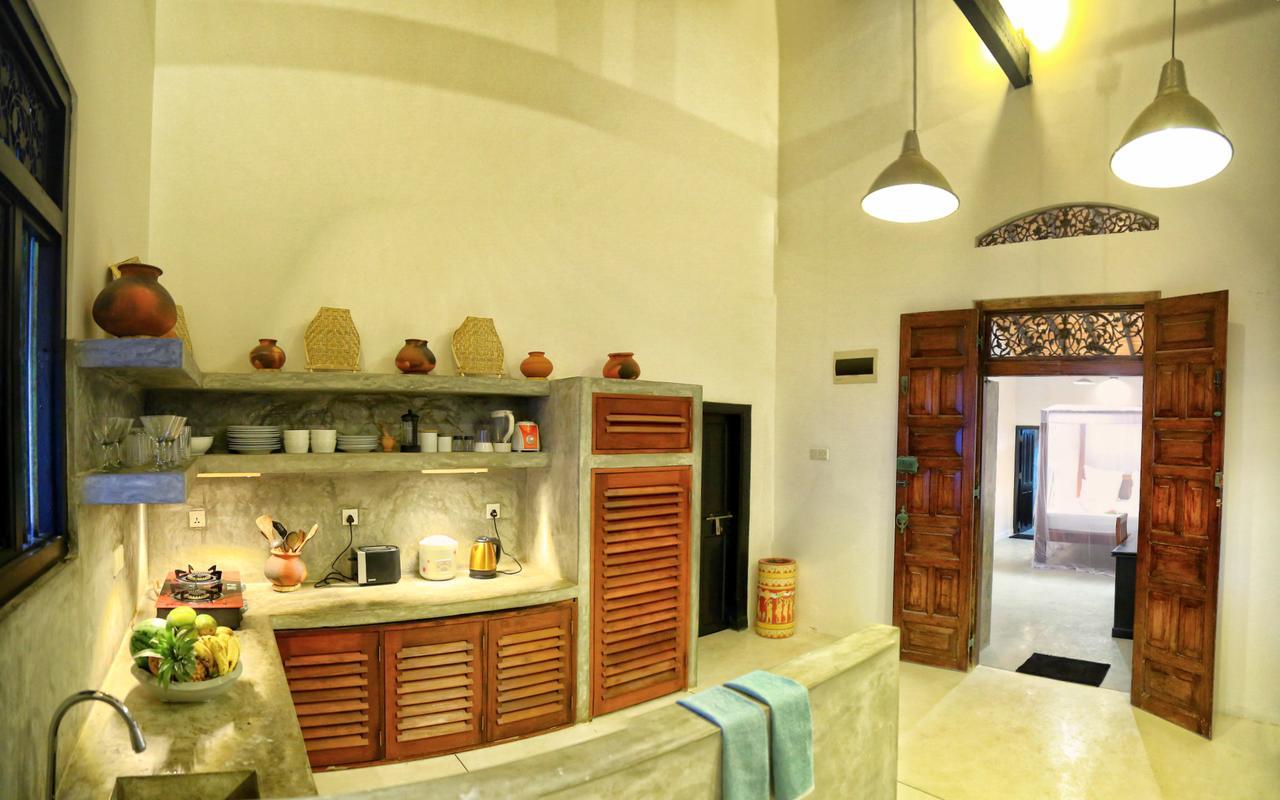 Blue Parrot Beach Villa アンバランゴダ エクステリア 写真