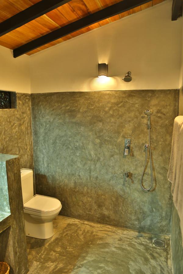 Blue Parrot Beach Villa アンバランゴダ エクステリア 写真
