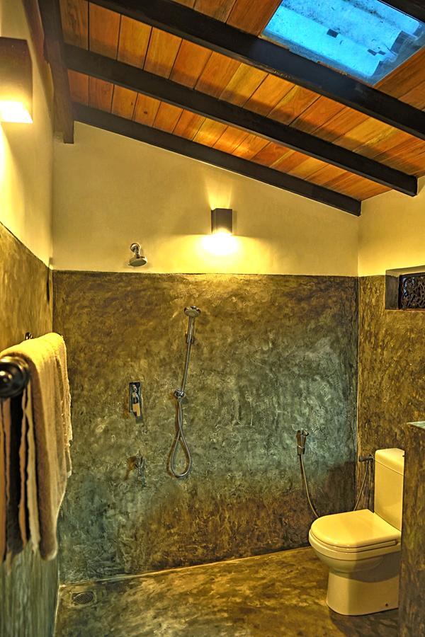 Blue Parrot Beach Villa アンバランゴダ エクステリア 写真