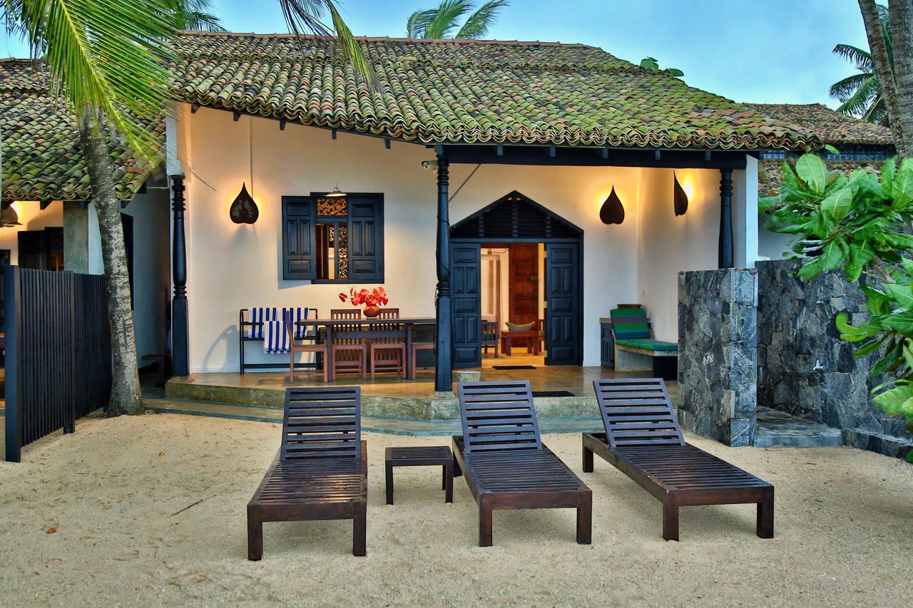 Blue Parrot Beach Villa アンバランゴダ エクステリア 写真