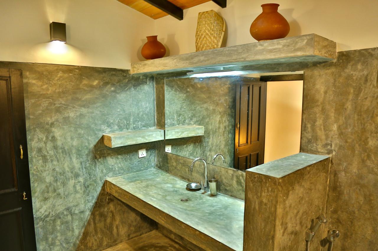 Blue Parrot Beach Villa アンバランゴダ エクステリア 写真
