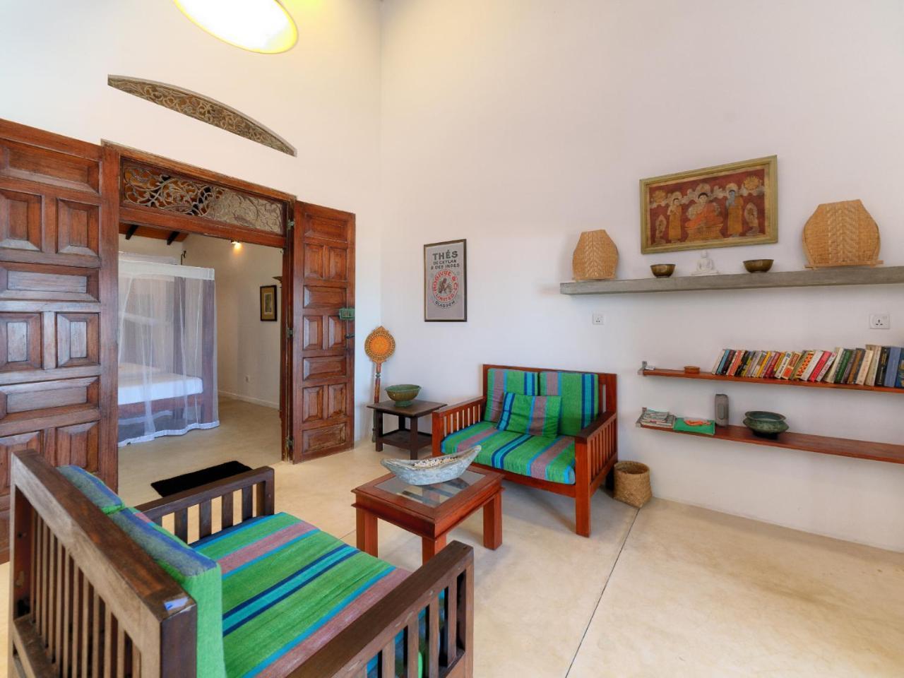 Blue Parrot Beach Villa アンバランゴダ エクステリア 写真